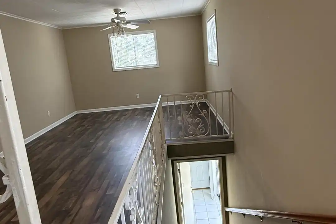 108 Ray Ave - View 4