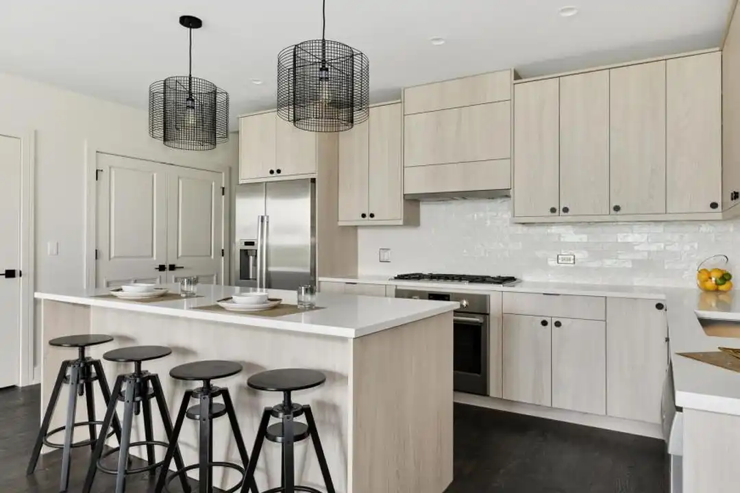 Apartment in Chicago, West Ridge - More