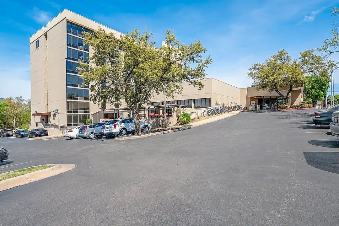 Central Plaza Living – photo 1 of 14