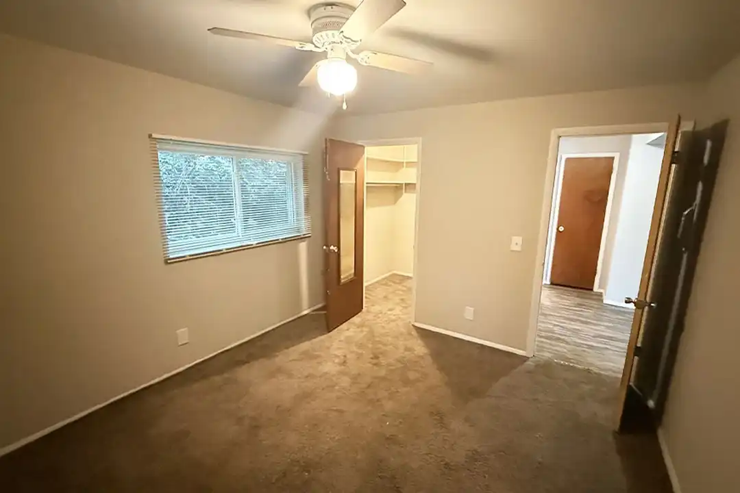 Clifton Woods – photo 1