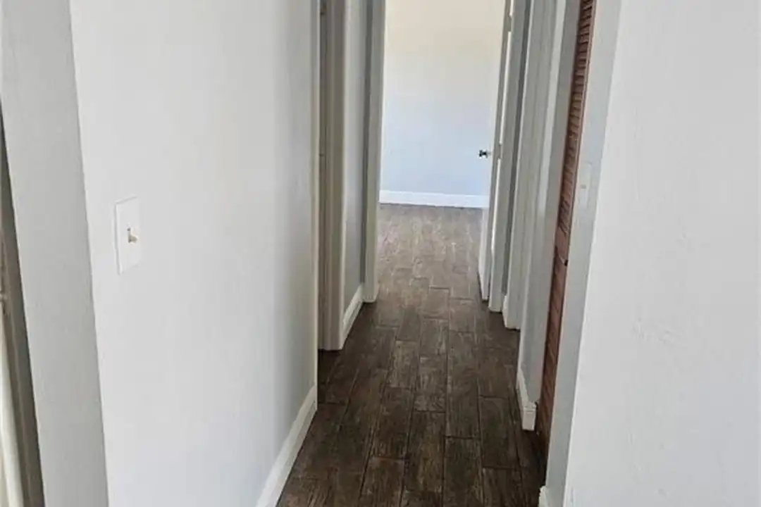 808 Greenwood Ave #8 - View 4