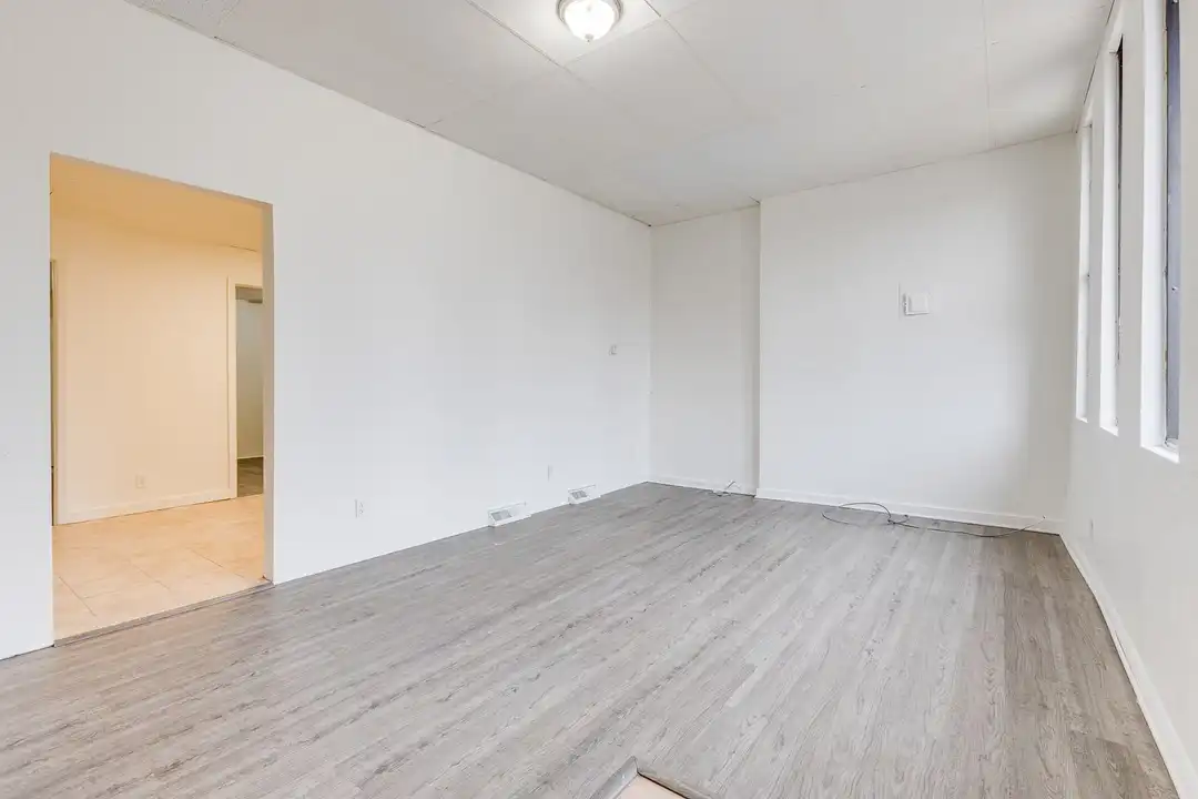 705 Brownsville Rd unit 1st Floor Front - View 2