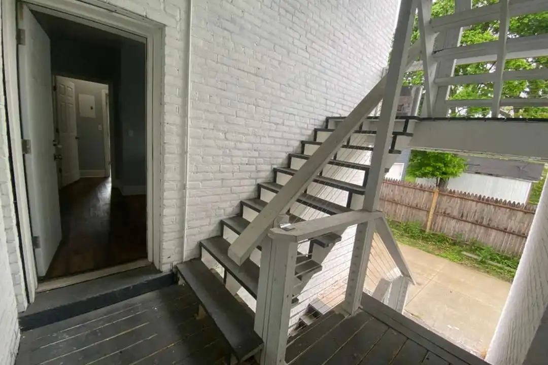 10703 Lee Ave unit 7 – photo 1