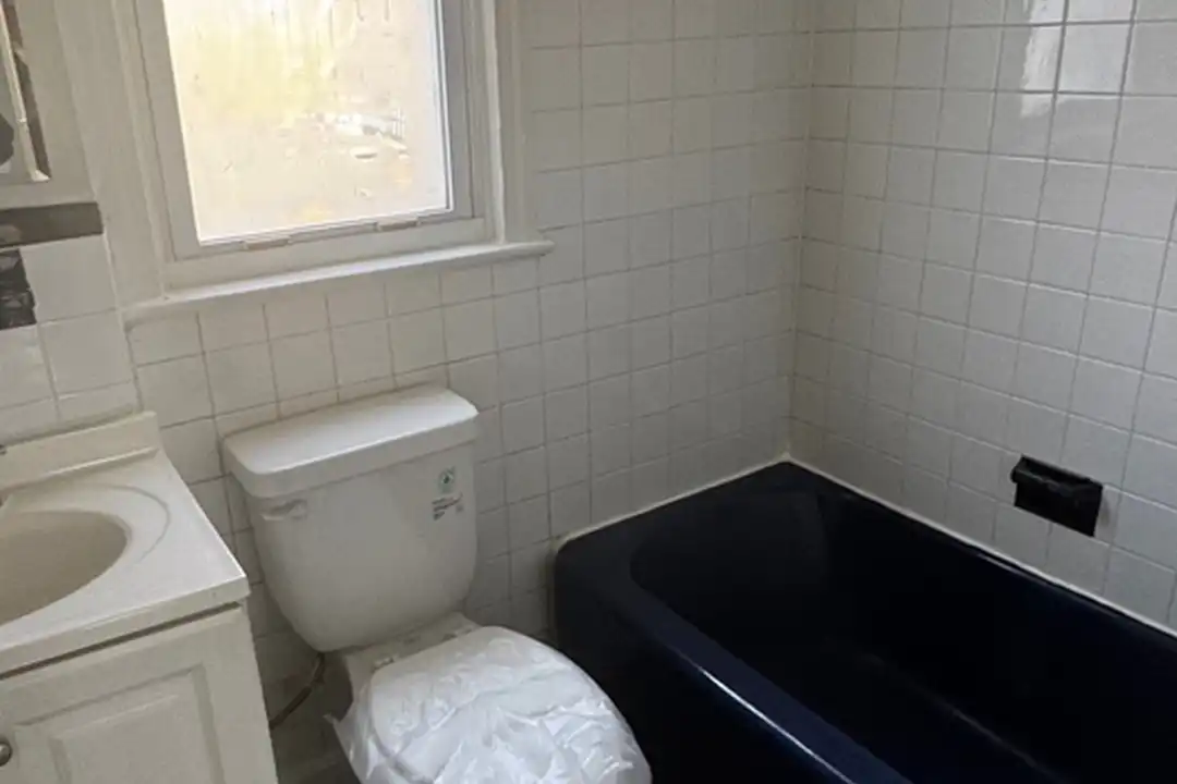 317 Anacostia Rd SE unit 2 – photo 1