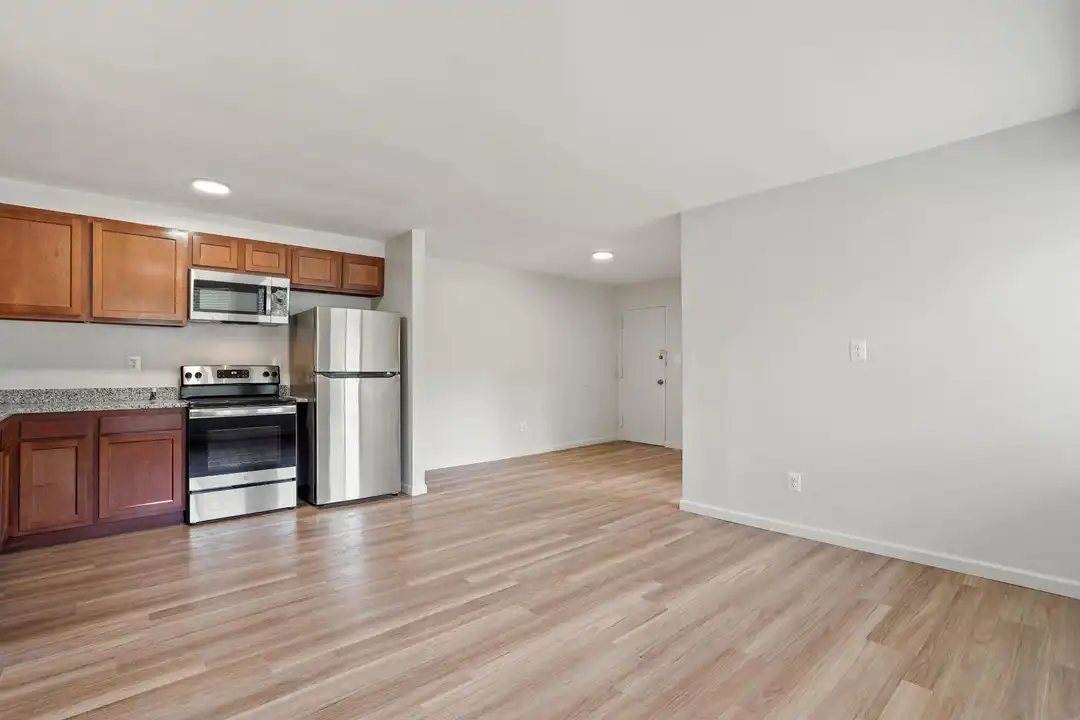 808 Chesapeake St SE – photo 1