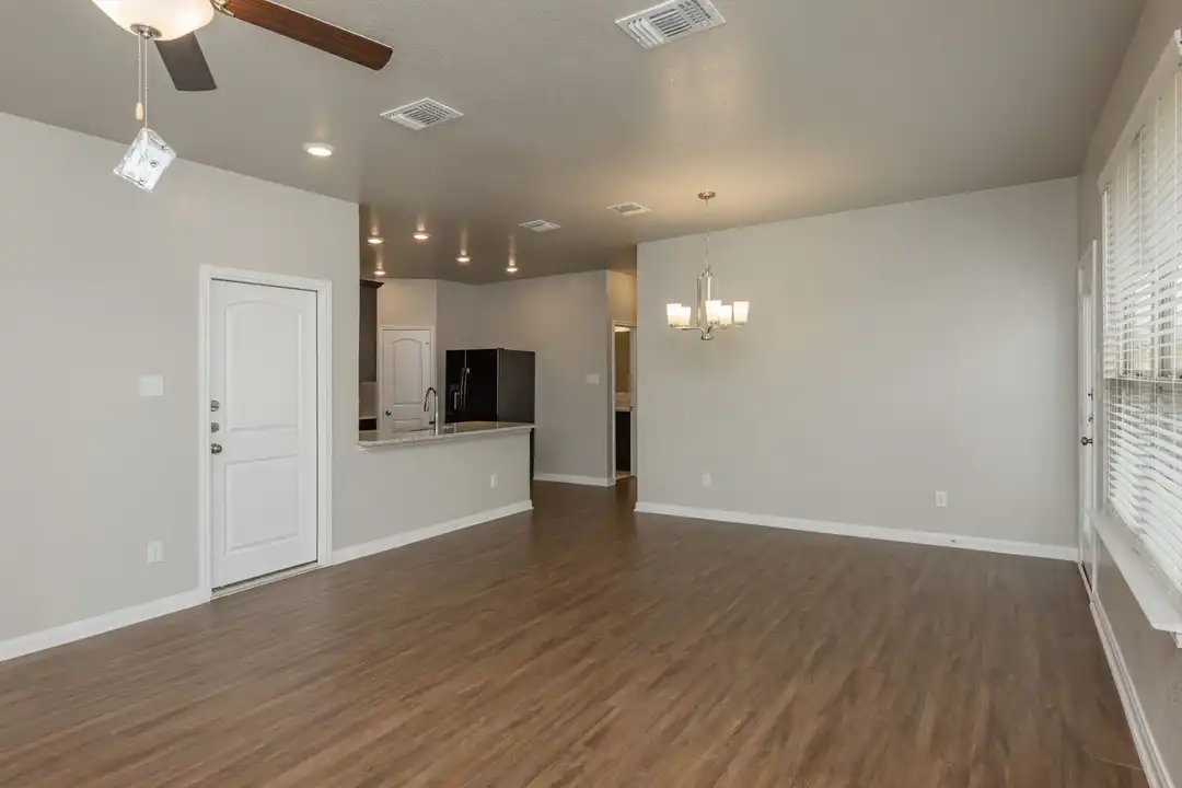 1595 Case Rd - More