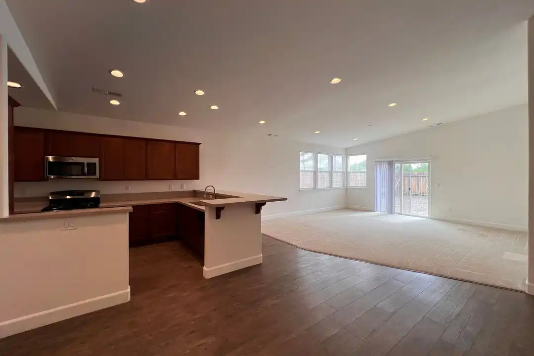 1907 Canal Dr - View 2