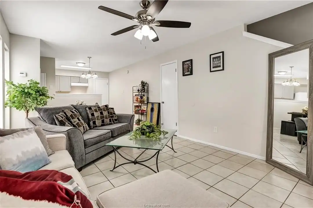 1520 Hawk Tree Dr #A - View 3