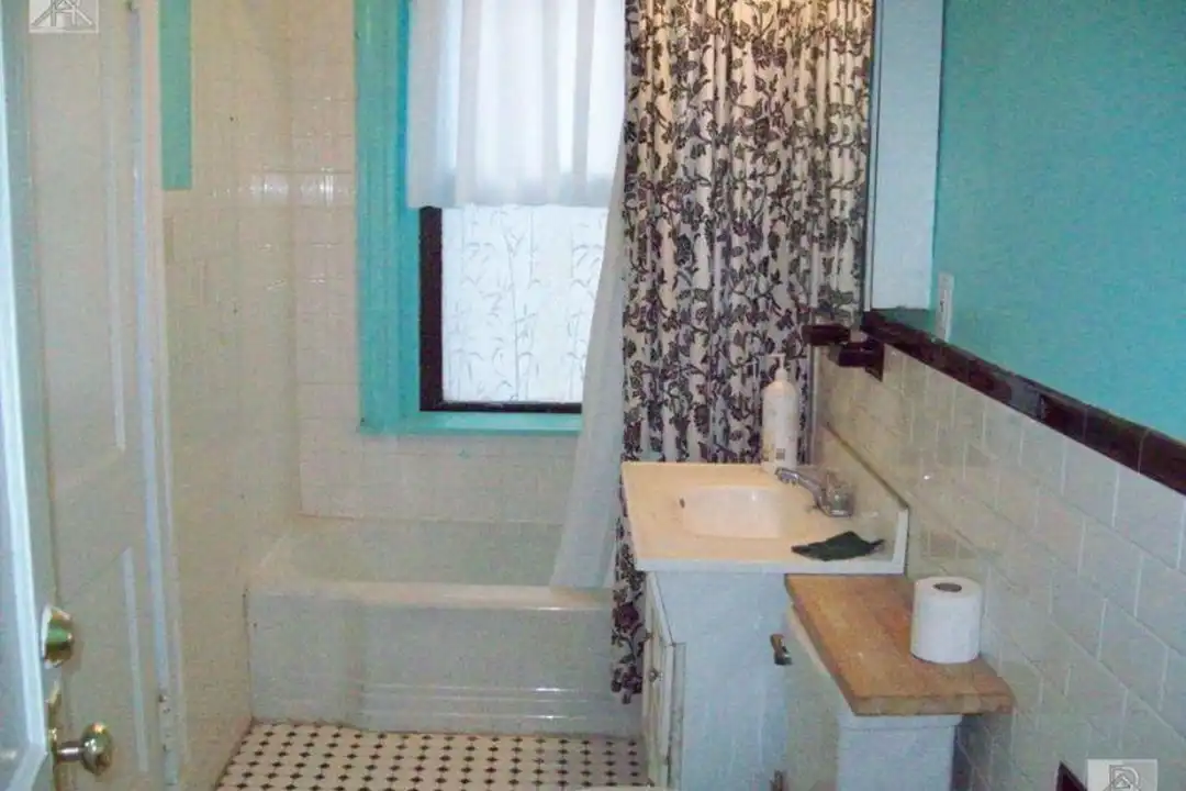 Apartment in Boston - More