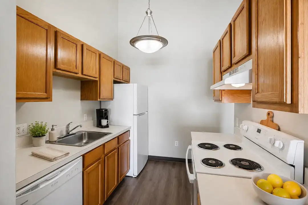 Parkwood Village – photo 1