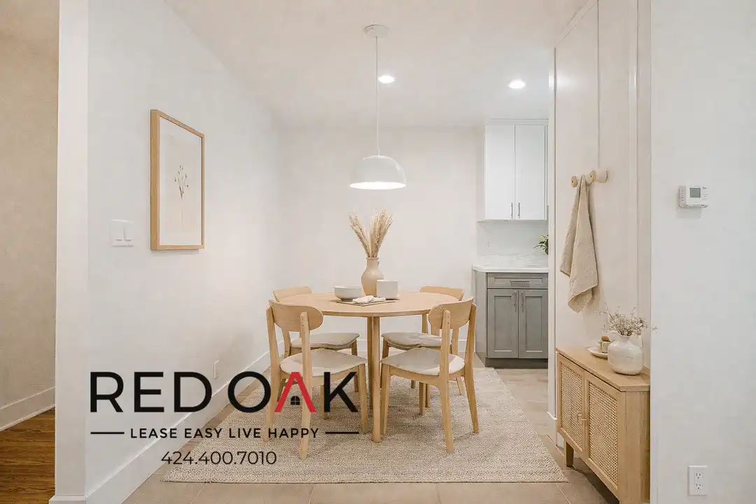 120 S Oxford Ave - View 5