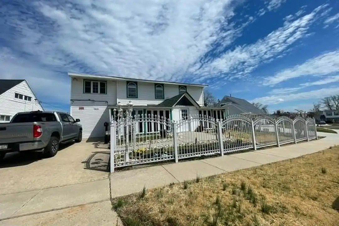 10 Middle Rd – photo 1