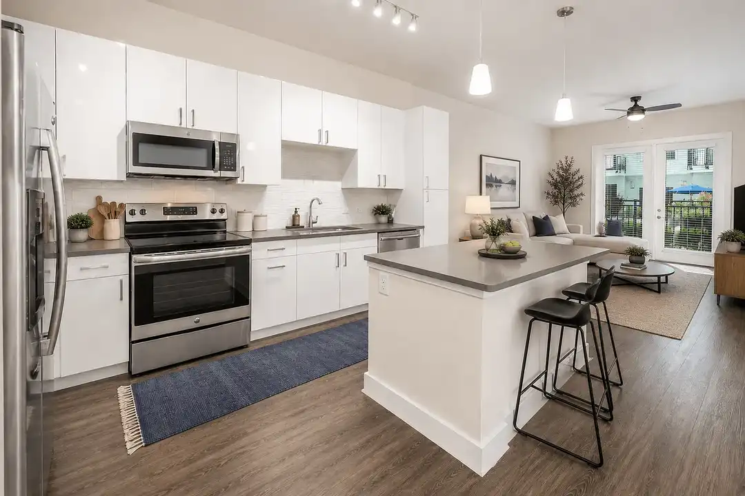 Society Westshore Apartments – photo 1