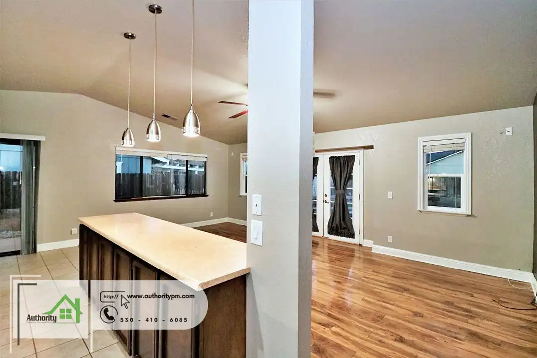 House in Redding - View 3