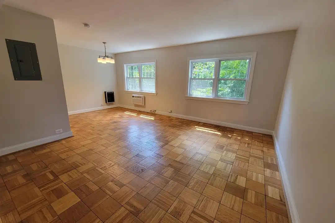 Apartment in Alexandria - View 2