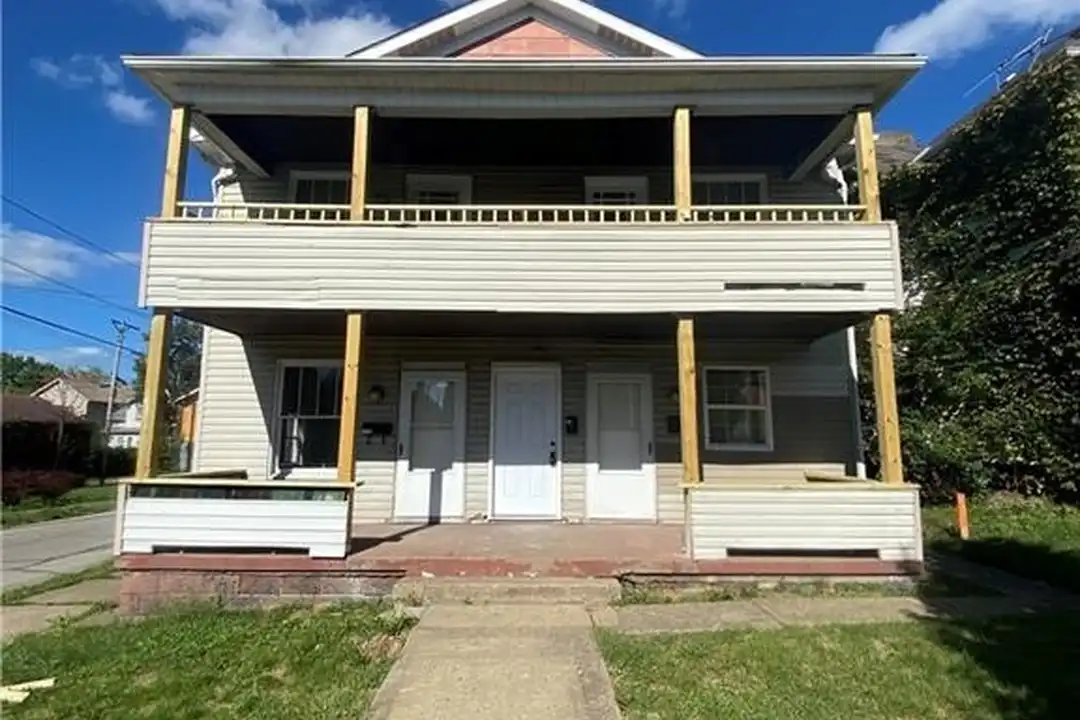 1439 Maryland Ave – photo 1 of 6