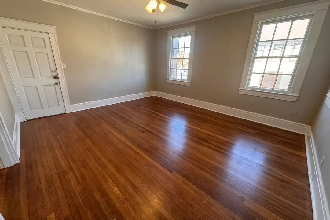 1100 Main St unit Apartment 9 - View 5