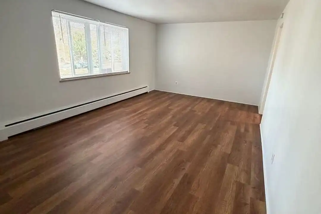 1740 W Mosier Pl – pohled 3