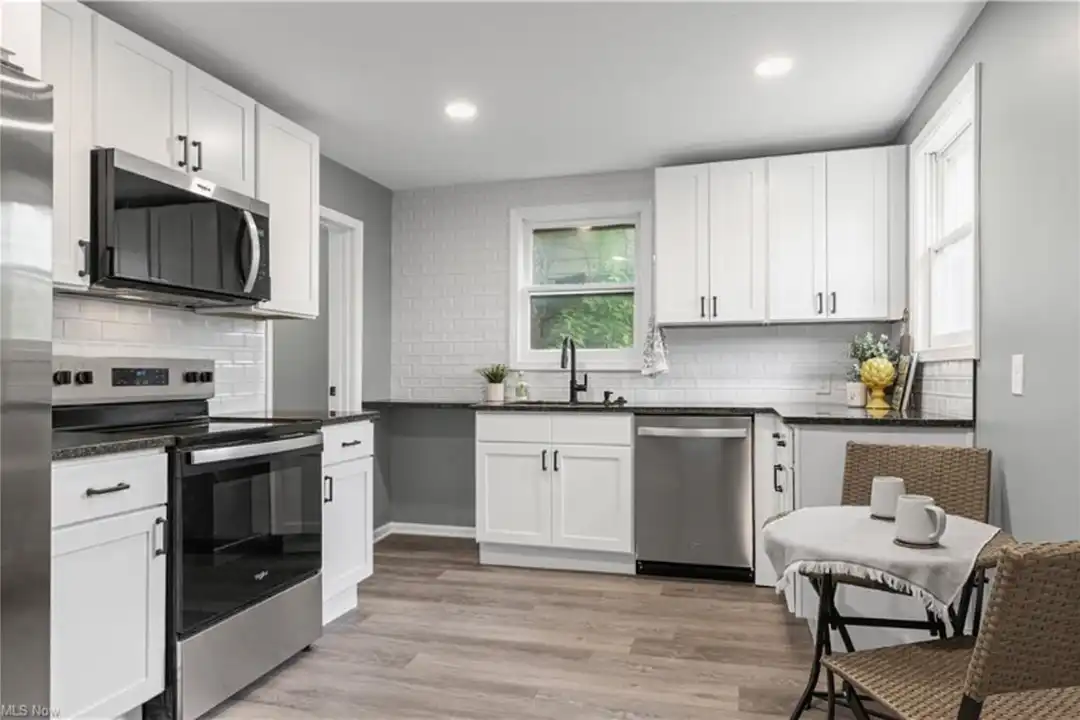1632 Holmden Ave unit 4 – photo 1
