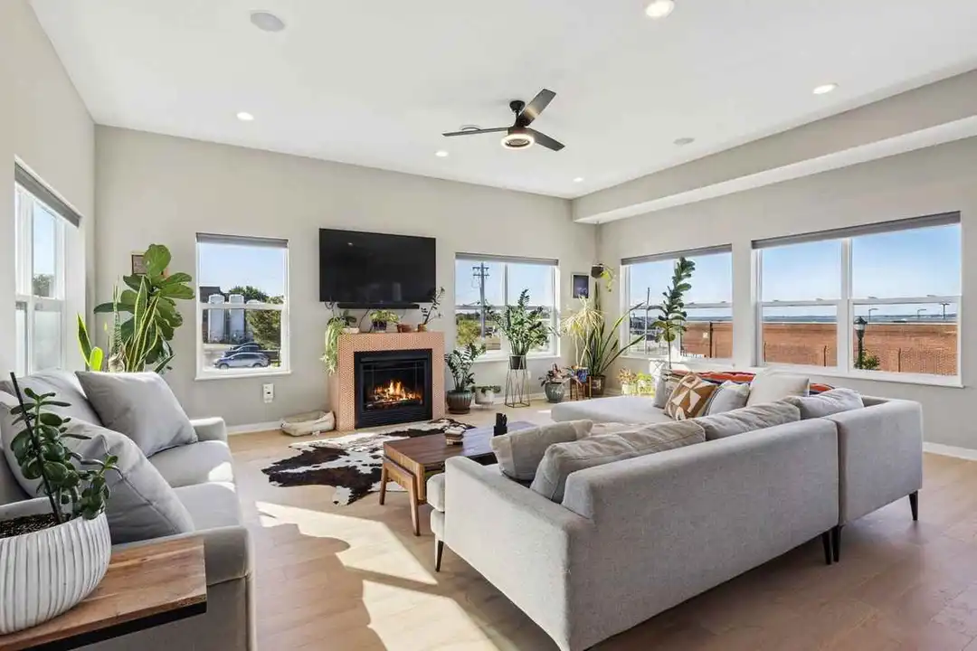 412 W Shoreline Dr unit 1593934P – photo 1