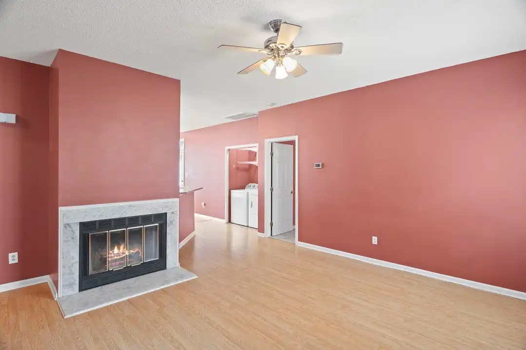 328 Glencoe Dr - View 5