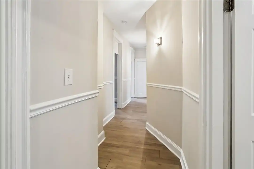 Apartment in Washington - View 3