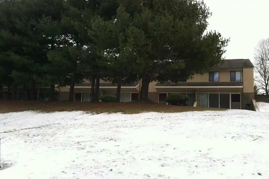 Riverbluff Apartments – photo 1 of 4