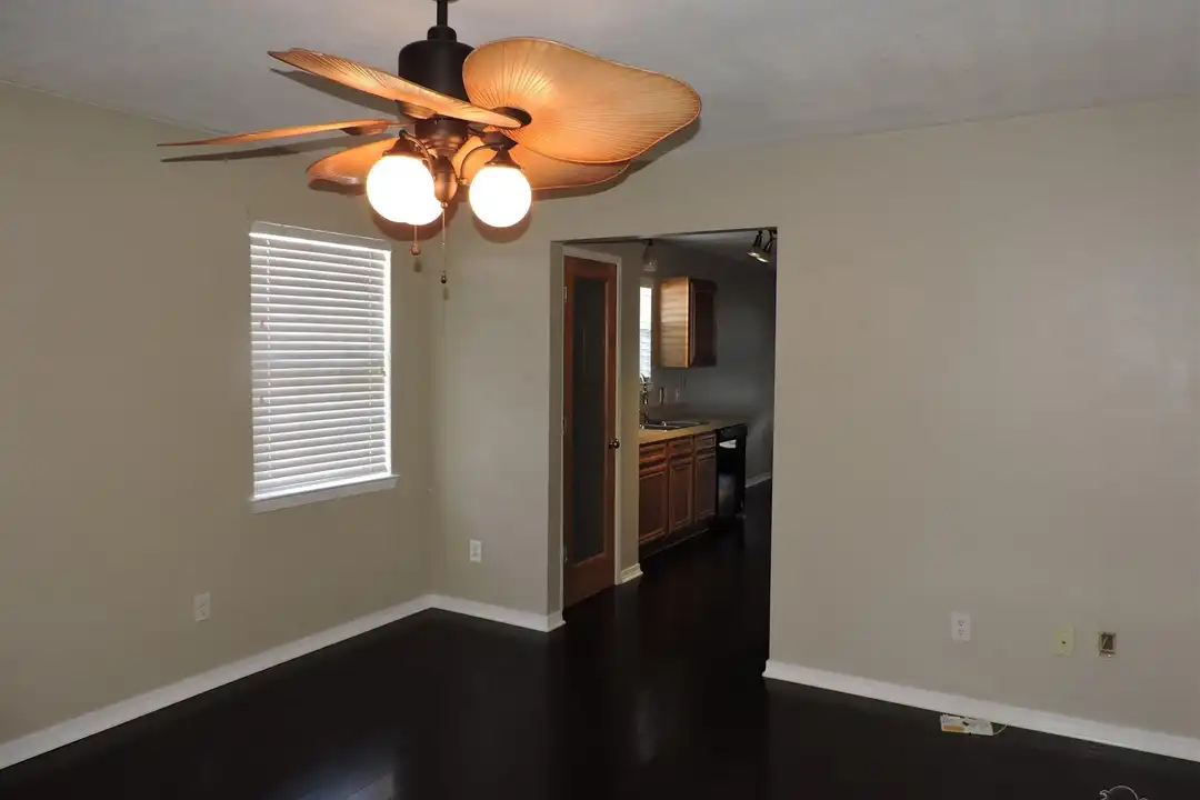 147 Creekview Dr - View 3