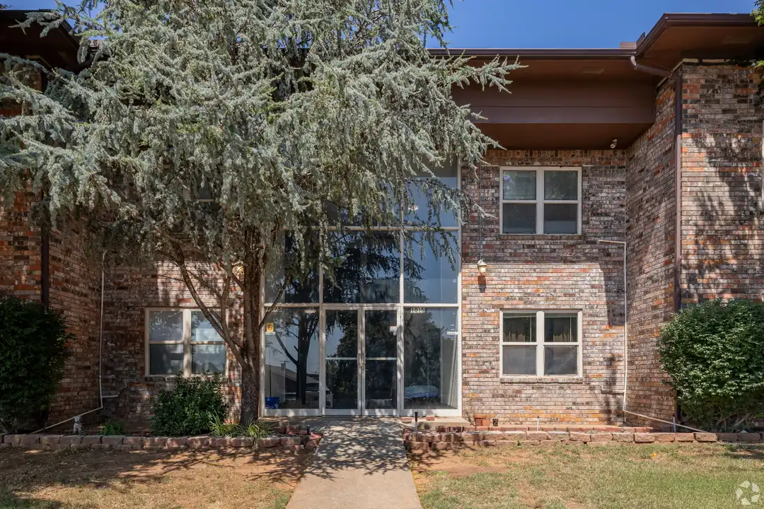 1015 E Hurd St unit 2 – photo 1