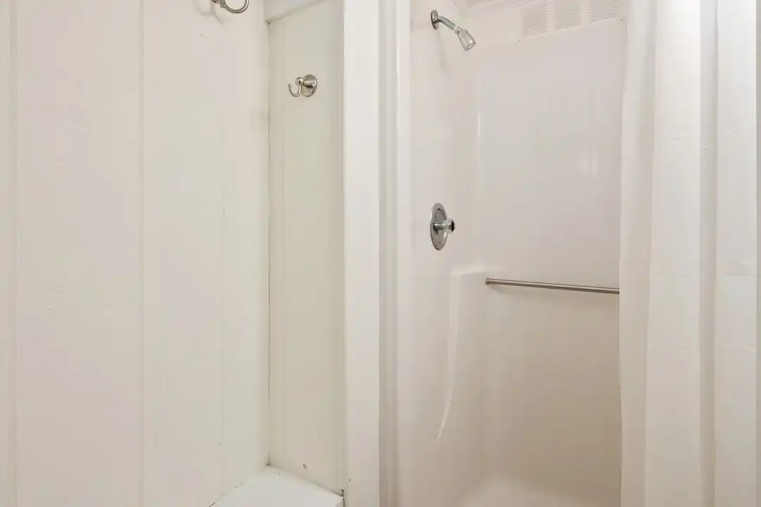 211 Pioneer Loop unit 1490060P - More