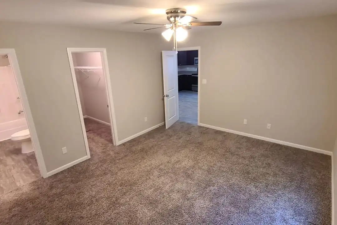 2101 Nadine St - View 4