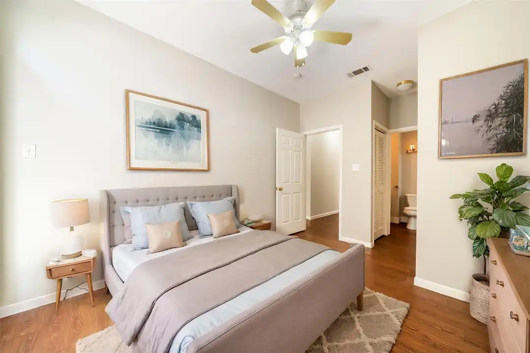 2300 Leon St unit 101 - View 5