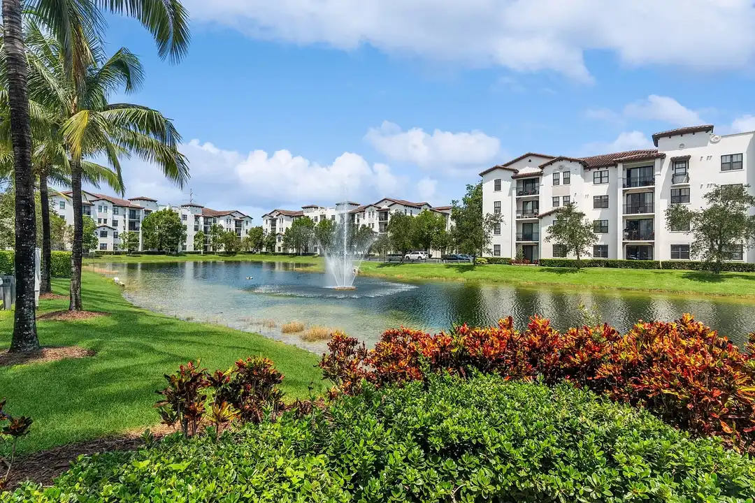 Apartment in Doral - View 5