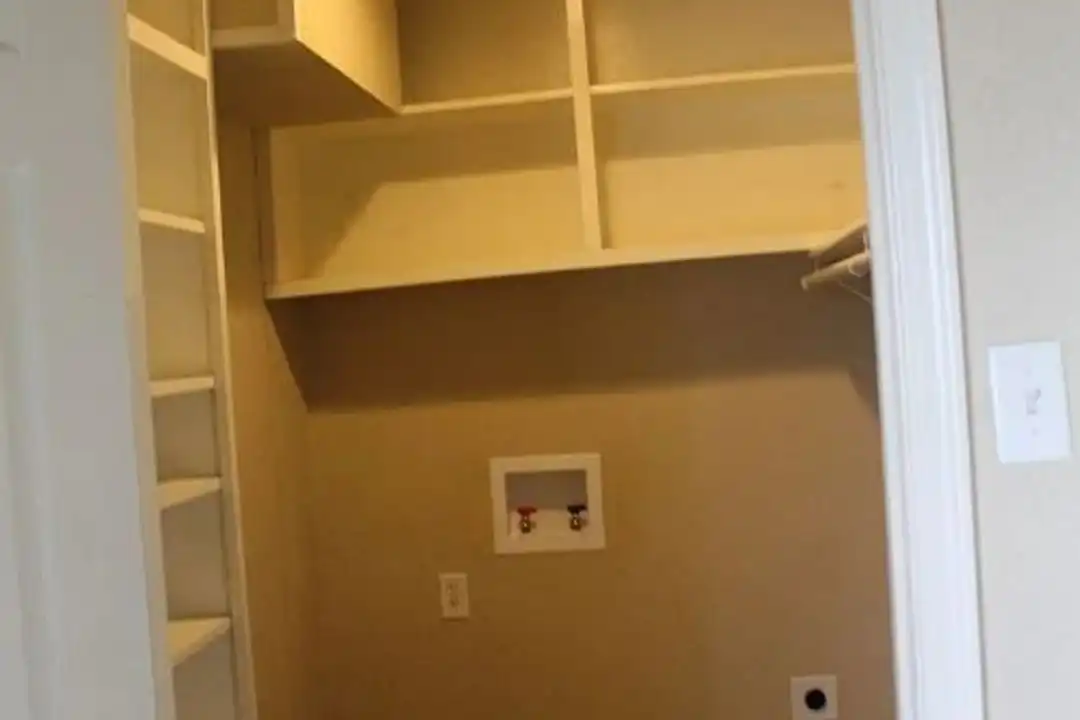 901 Hill St - View 6