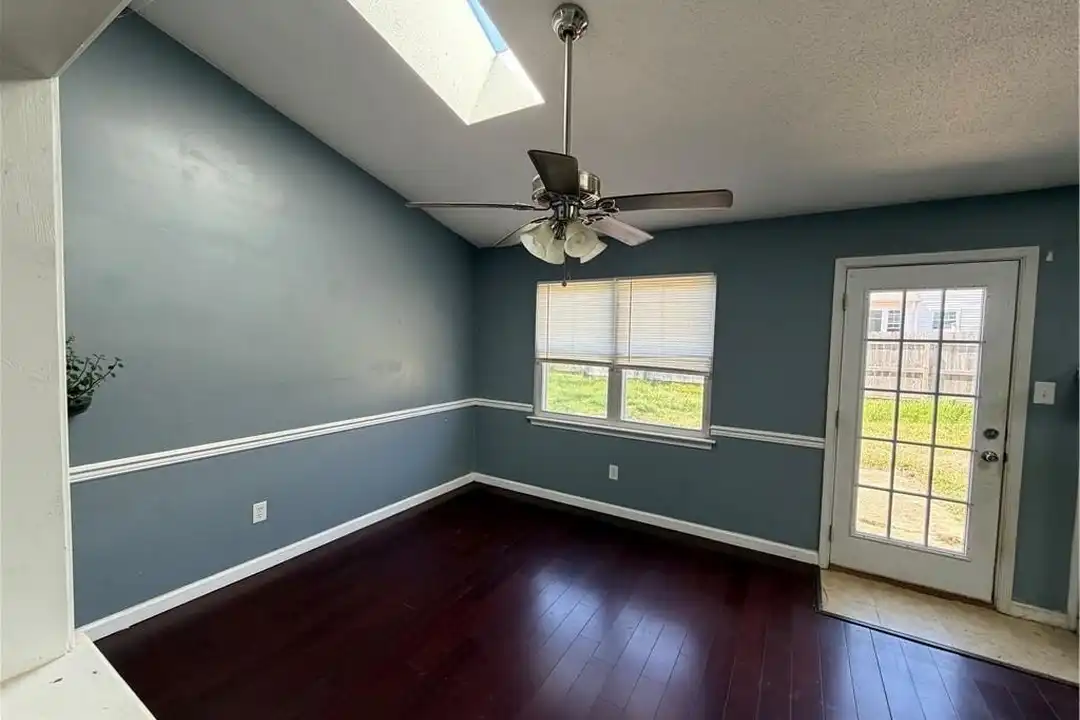 2005 Handel Ct - View 4