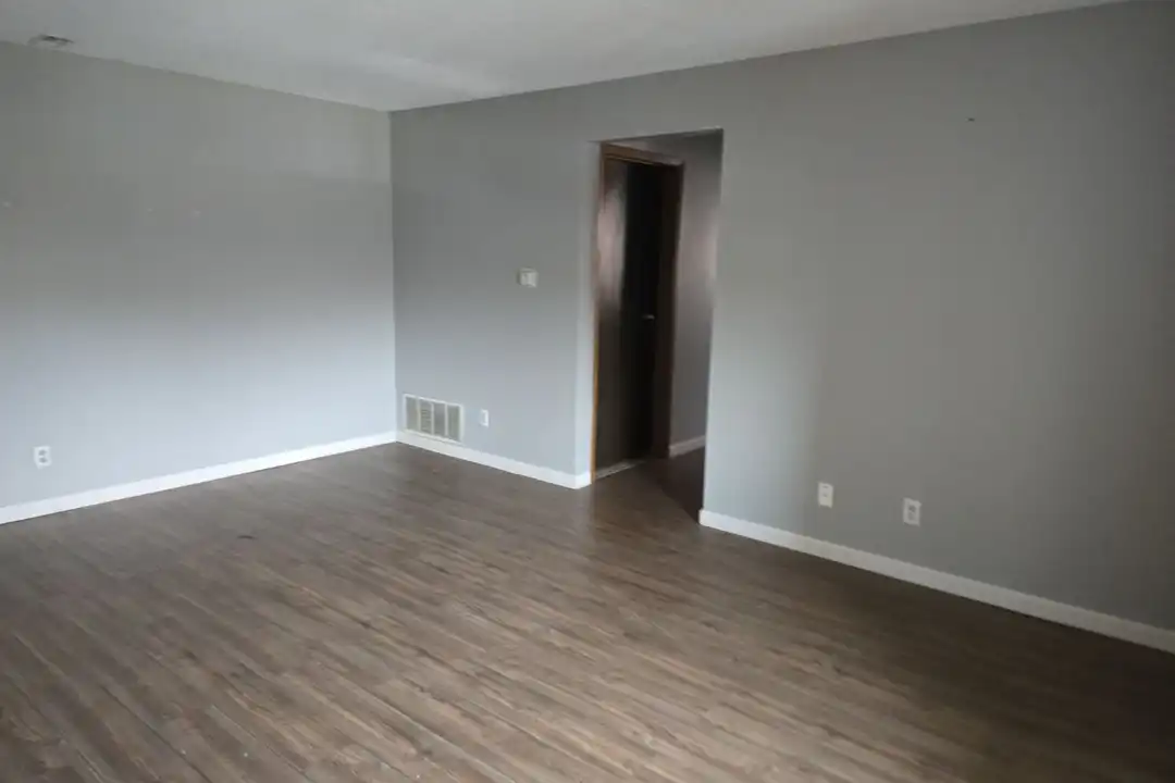812 Gordon Smith Blvd unit Unit 10 – photo 1 of 6