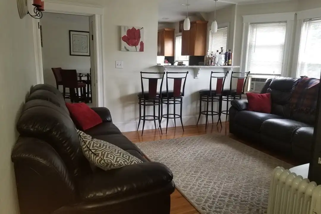 56 Etna St unit 2 – pohled 2