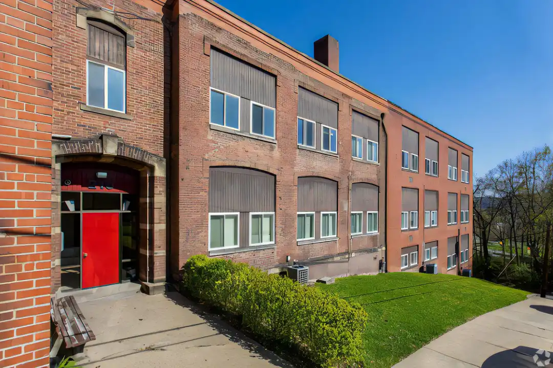 210 5th Ave unit 17