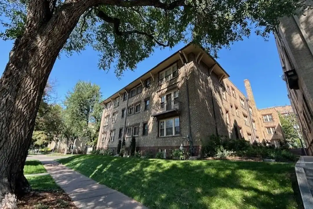 Arlington Apartments – pohled 2
