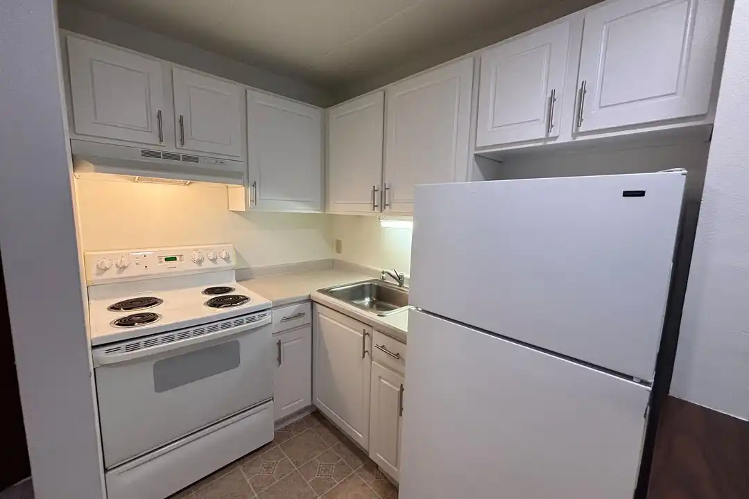 511 W Main St unit 202 - More