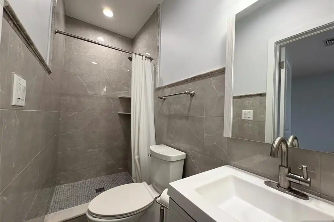 11 Holland Ave - View 4