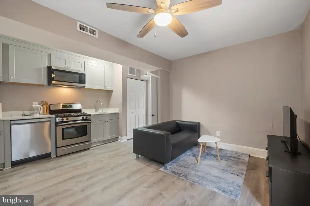 1526 V St SE #2 - View 5