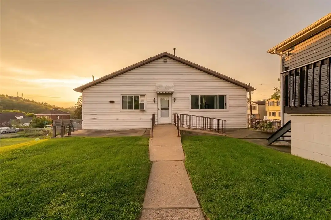 502 Summit St unit REAR – photo 1