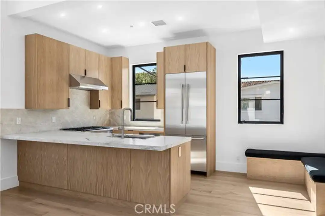 700 Iris Ave unit 1/2 - View 3