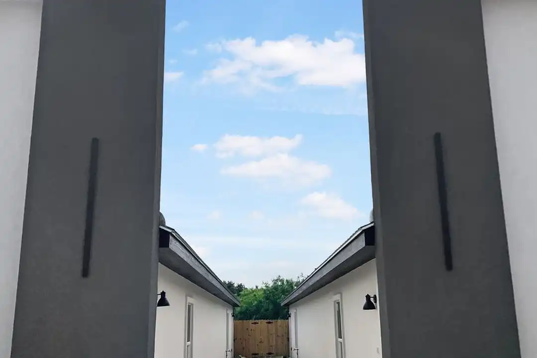 House in Edinburg - View 4