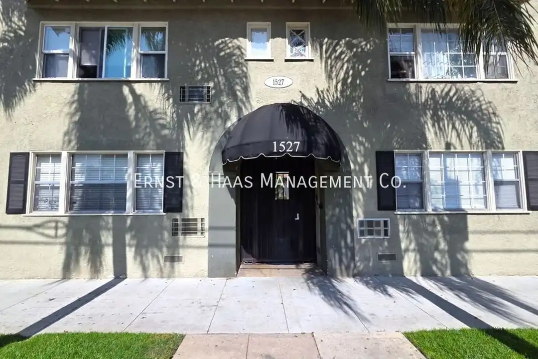1527 Junipero Ave – photo 1 of 7