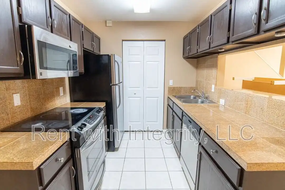 2186 Timberwood Cir N - View 3