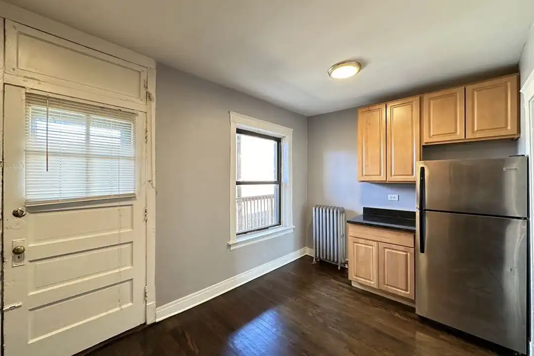 Apartment in Chicago - More