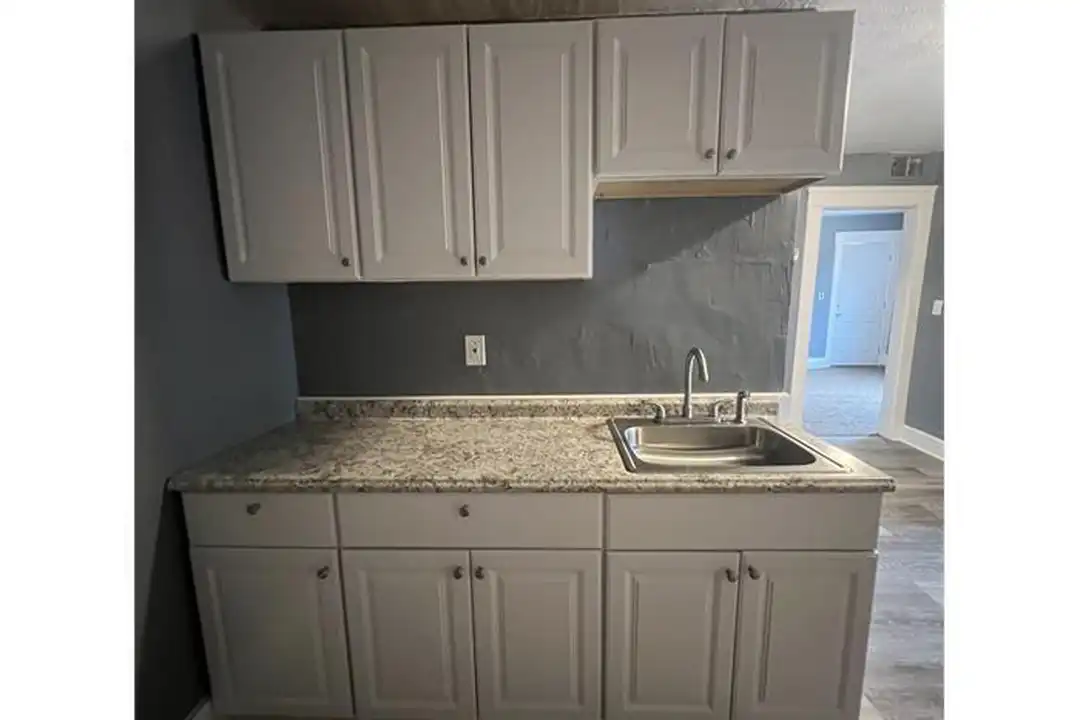 1306 W 80th St – photo 1