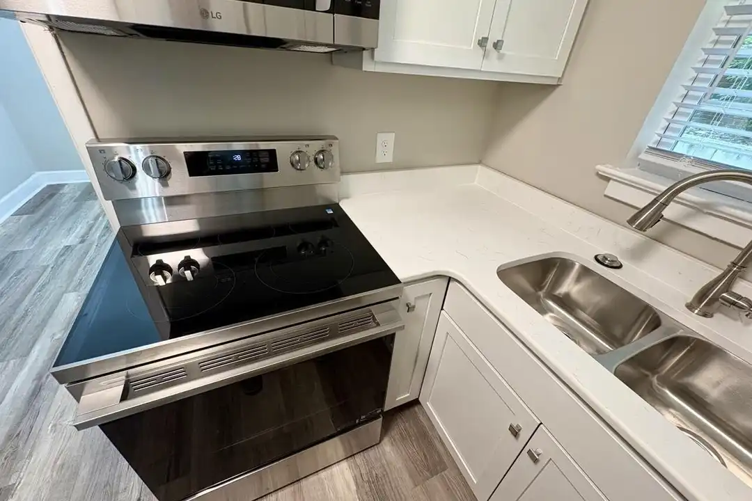 2846 Walton Wy #7 - View 5